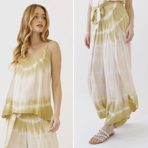 Bundle Kristin💕 Tie Dye Cami & Wrap Pants Set Pink White Green. NWT